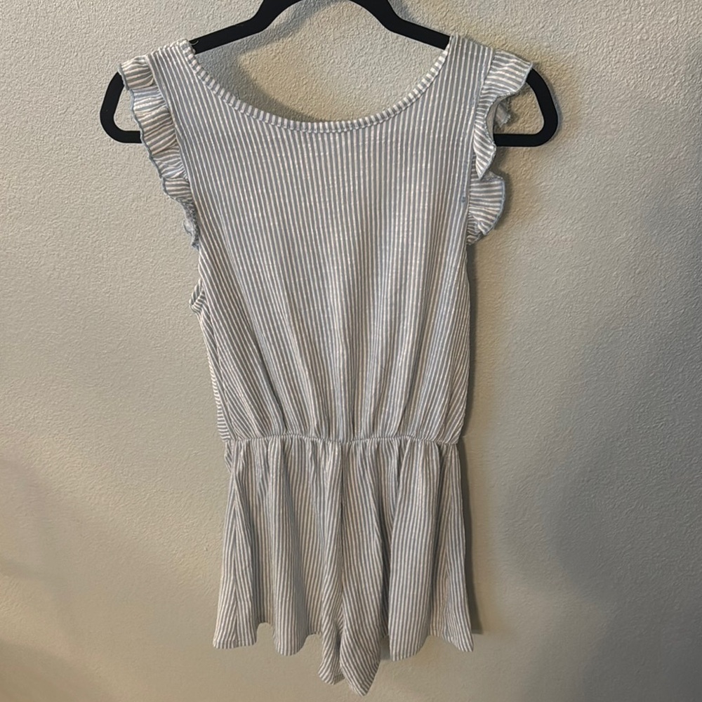 Striped Ruffle Sleeve Romper - Picture 2 of 3